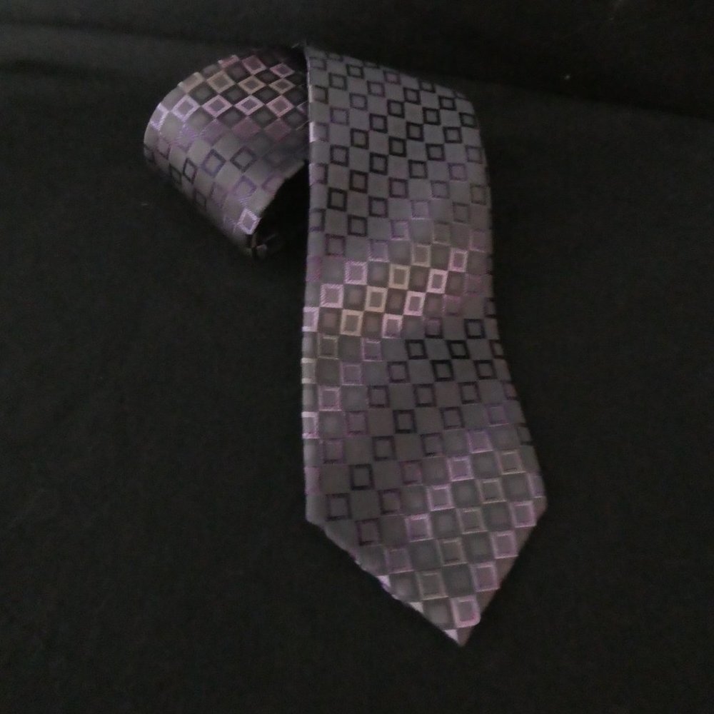 KENNETH COLE REACTION | Squares and Stripes | 100% Silk | Necktie